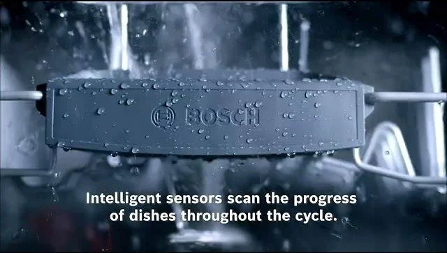 A smarter clean with PrecisionWash(R)