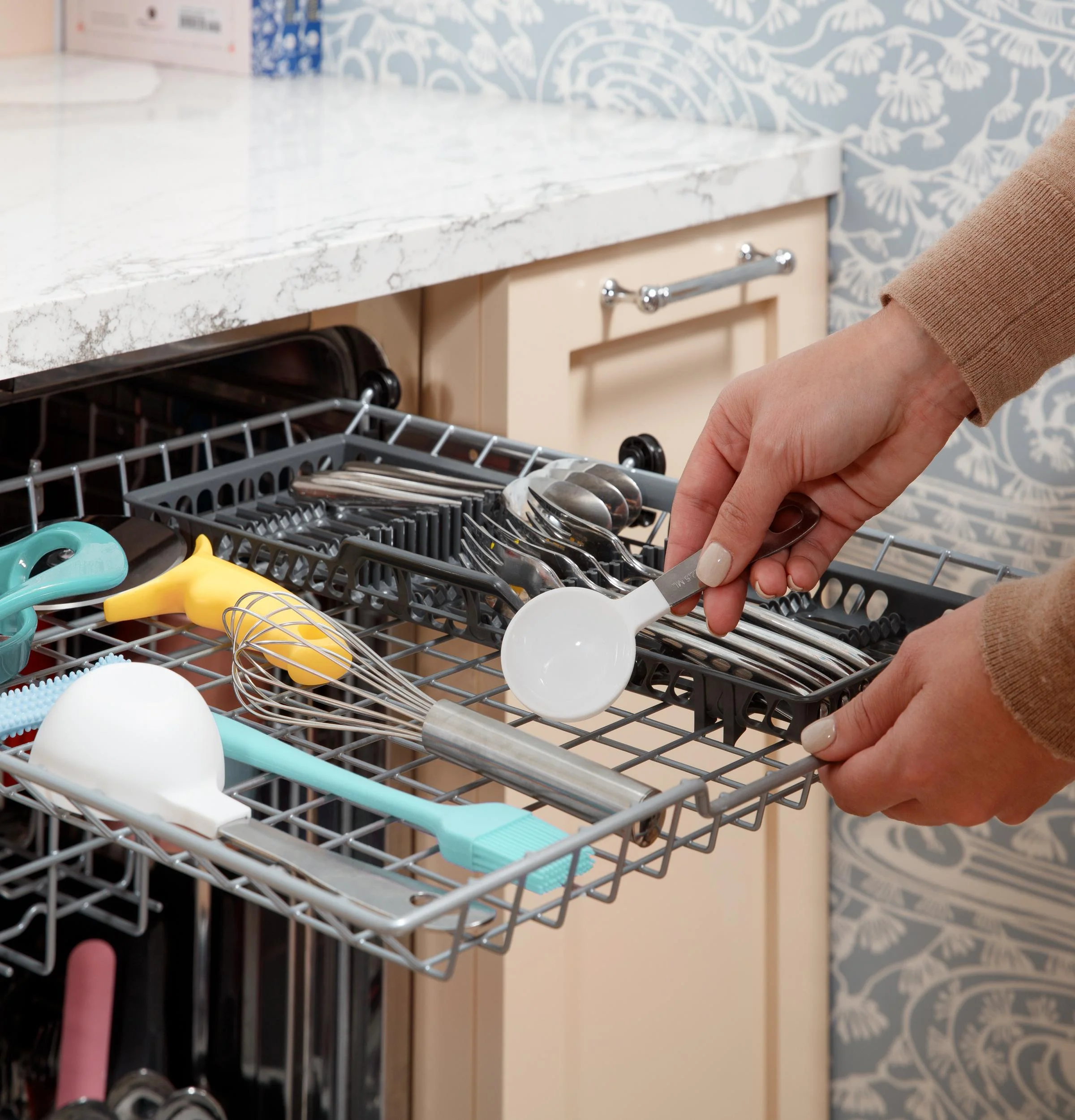 Third Rack with Removable Silverware Caddy