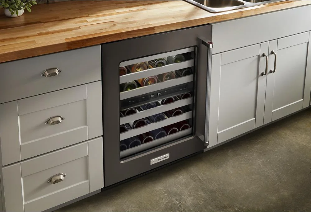 Fully Flush Installation with Hidden Hinges for a built-in look