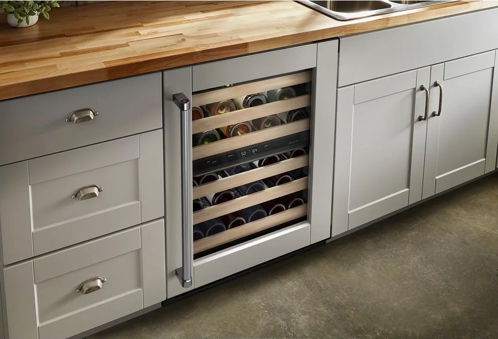 Fully Flush Installation with Hidden Hinges for a built-in look