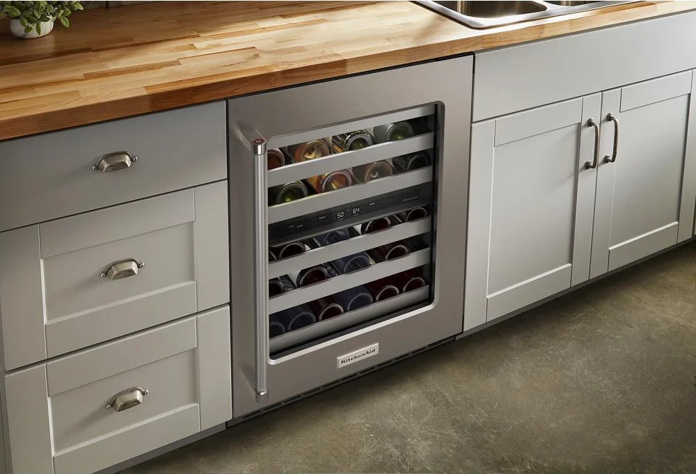 Fully Flush Installation with Hidden Hinges for a built-in look