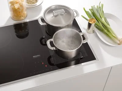 Versatile cooking zone configuration