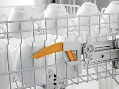 Height-adjustable upper basket