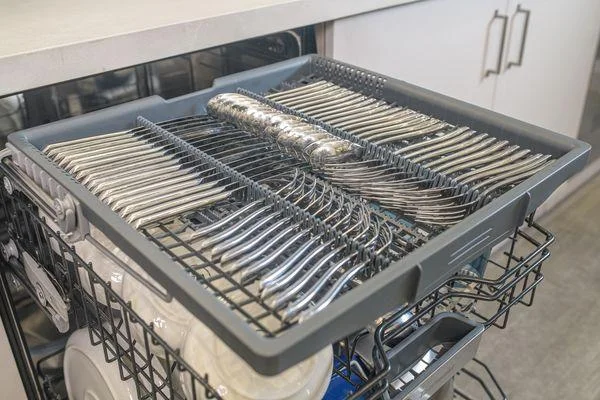 Chef s Tool Drawer(R) third rack offers versatility