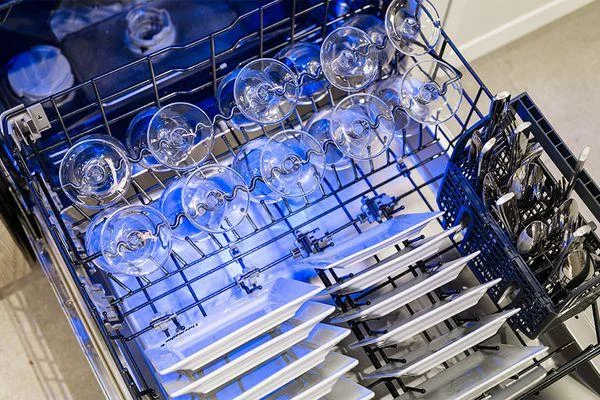 Wash 18 Wine Glasses with the Folding Glass Care Rack