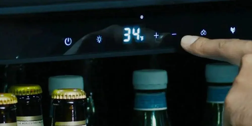34(degree) AT YOUR FINGERTIPS