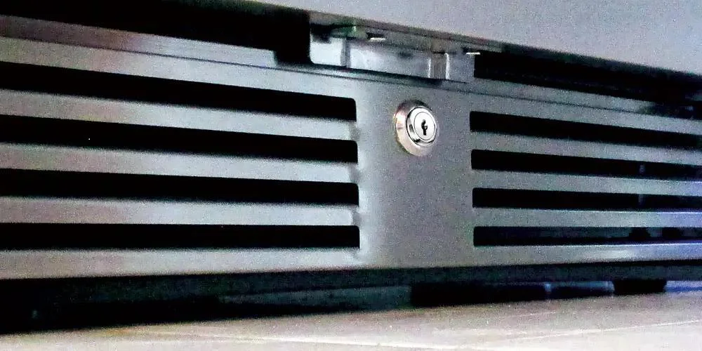 SECURE LOCK AND KEY
